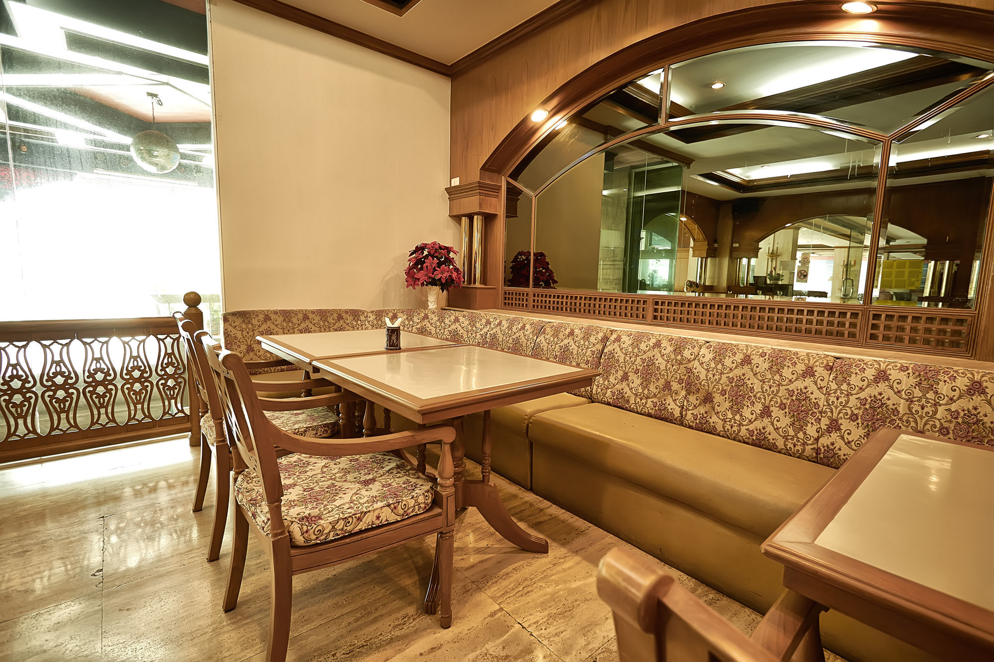 Kosit Hotel Hatjaj Kültér fotó
